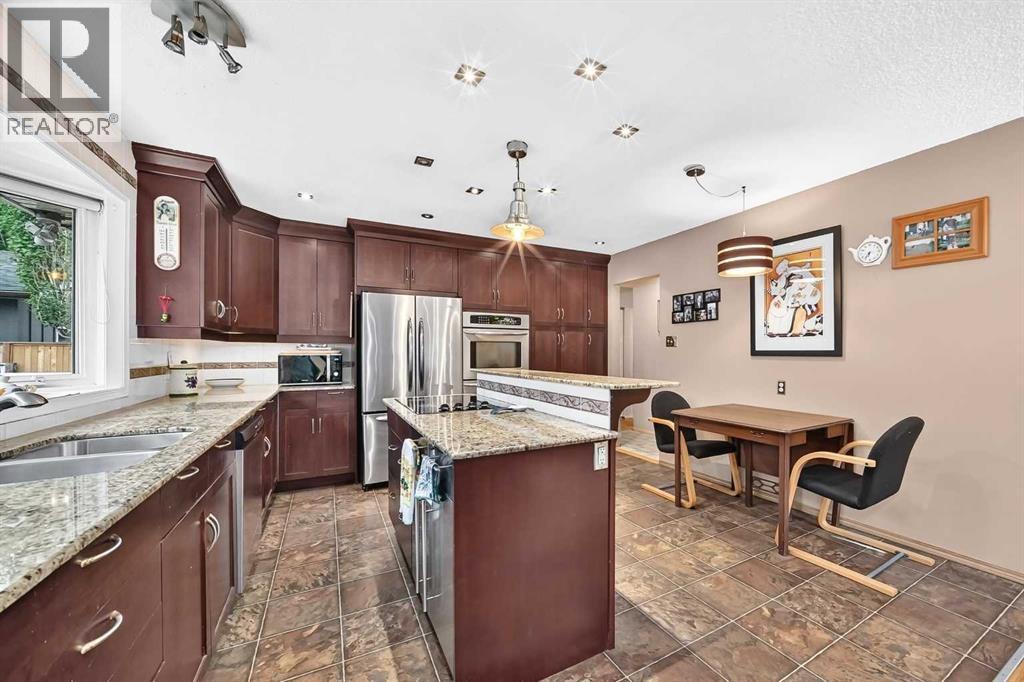 728 Willacy Drive SE