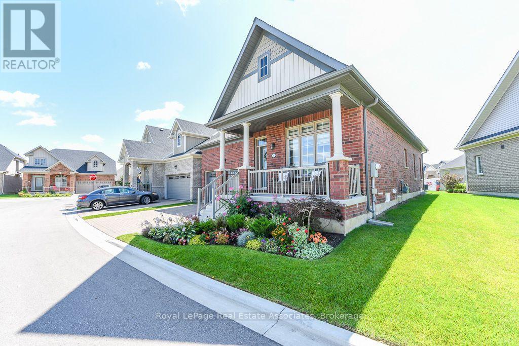 4 ABELIA STREET