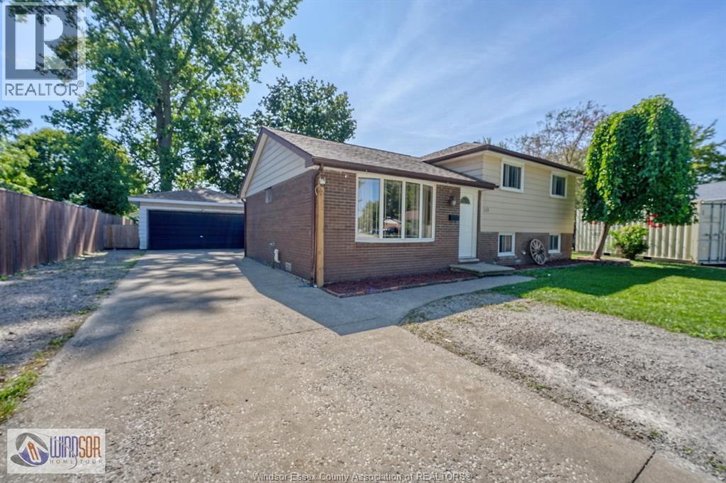 243 HAWTHORN, AMHERSTBURG, ON N9V 1R9 - Image 2445429473.jpeg?d=l