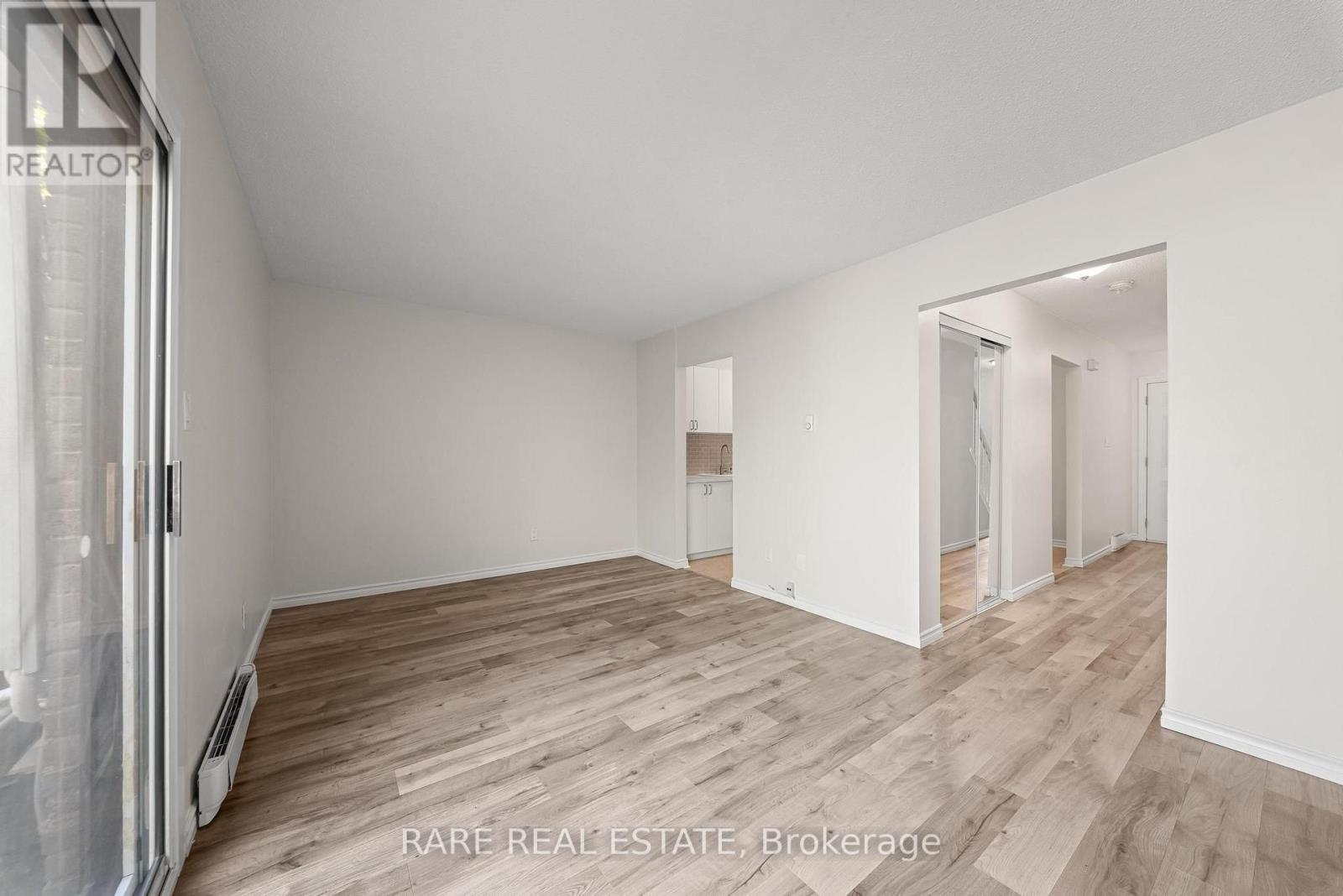 18 - 221 ORMOND DRIVE