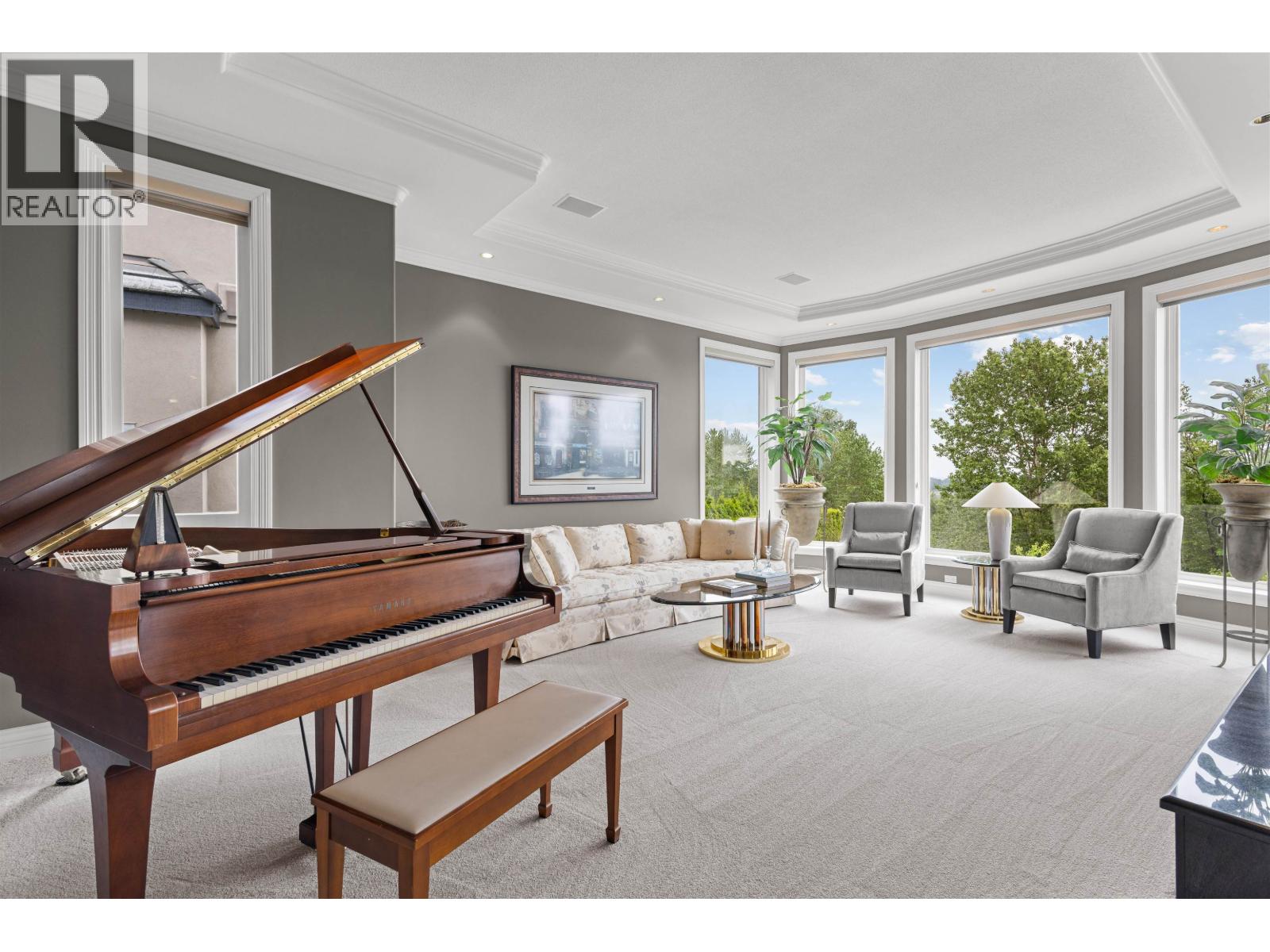 2556 PALISADE CRESCENT