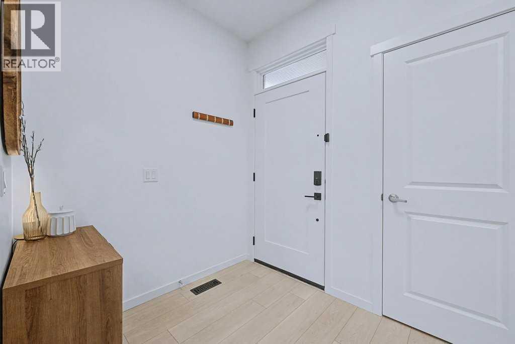 250 Hotchkiss Common SE
