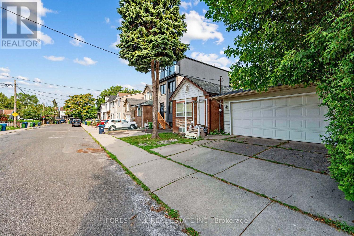 2 MULBERRY CRESCENT