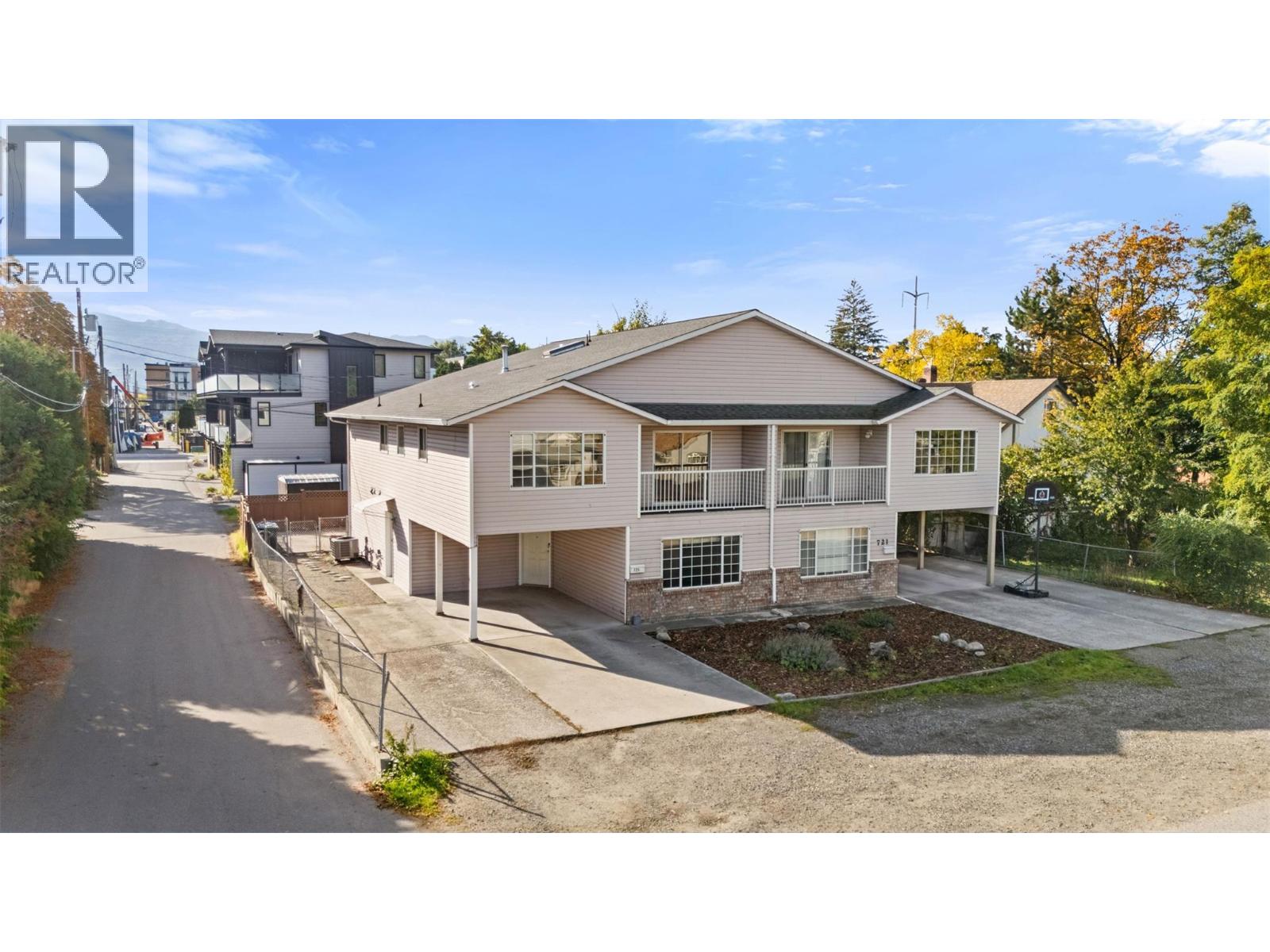 725 Francis Avenue