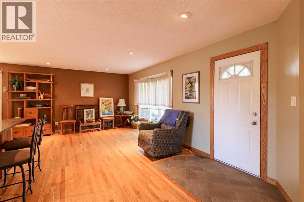 346 Rundleview Drive NE