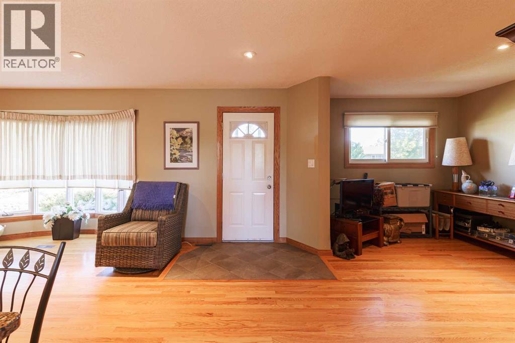 346 Rundleview Drive NE