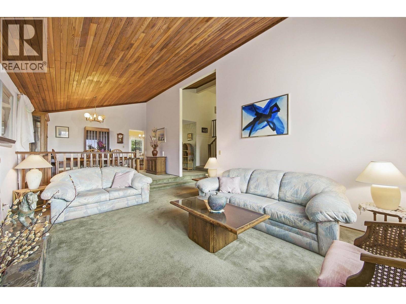 1215 CYPRESS PLACE