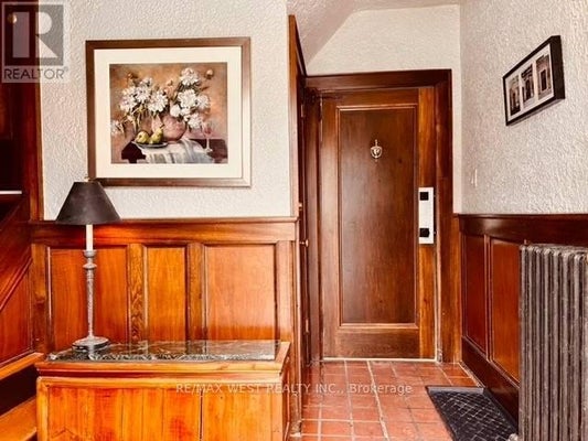 27 Oakview Ave, Toronto (High Park North), ON 2