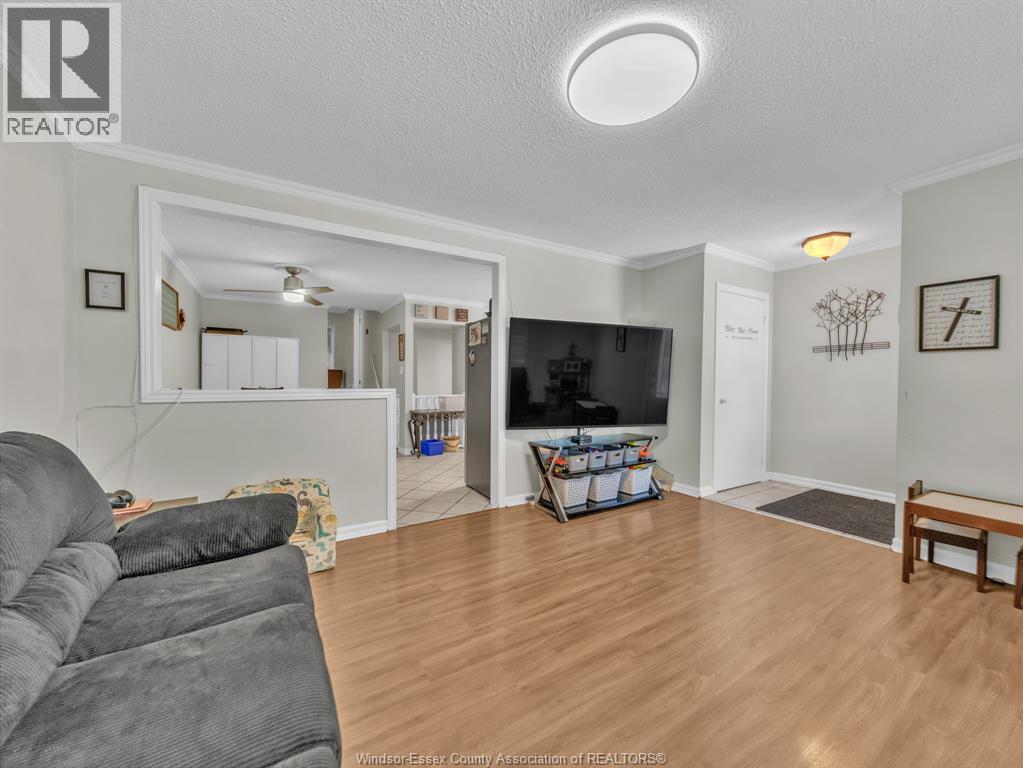 3149 ELMWOOD CRESCENT