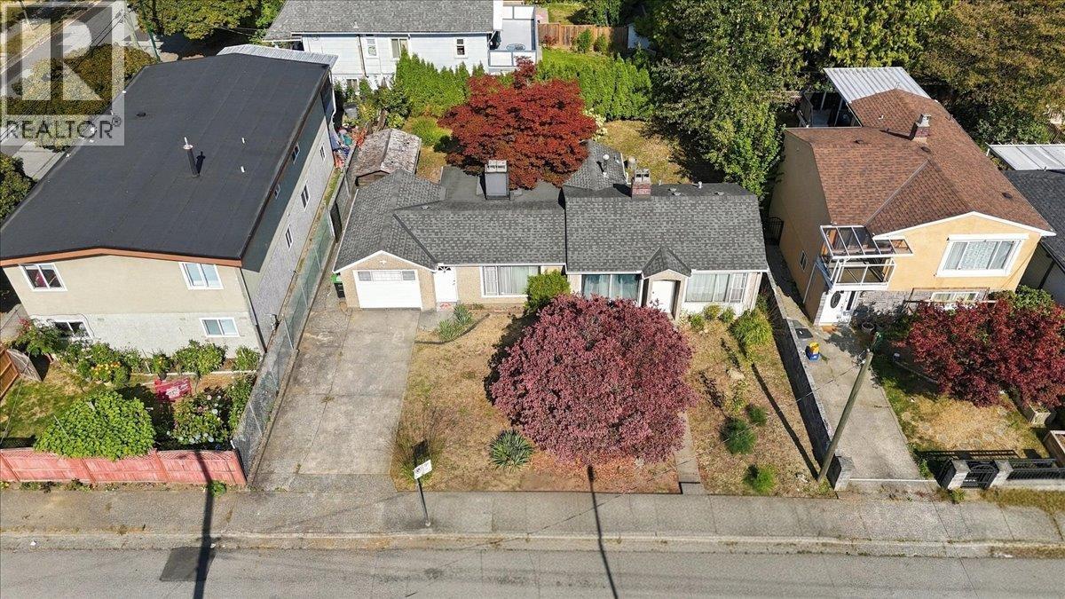 2219 E 25TH AVENUE