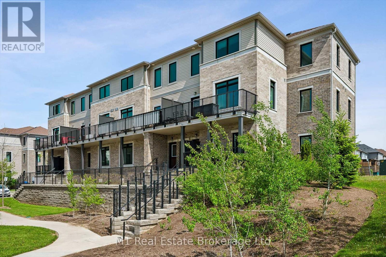 17 - 107 WESTRA DRIVE