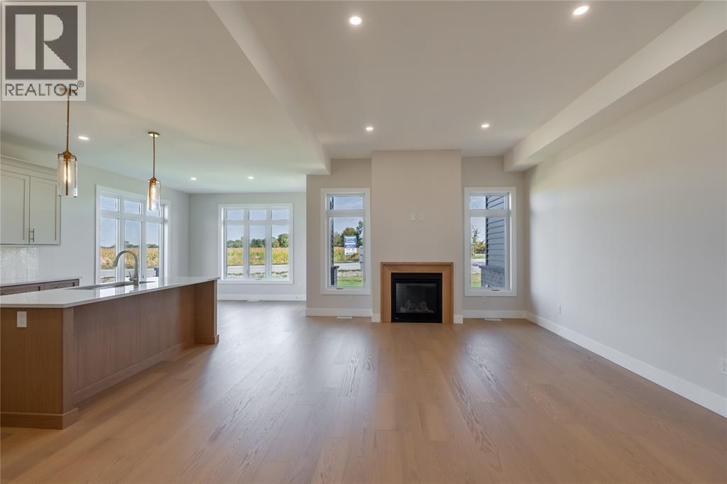 3555 PAUL CRESCENT