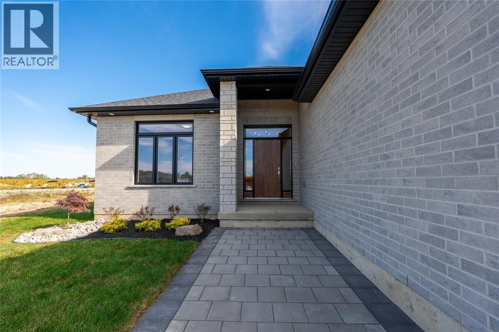 3555 PAUL CRESCENT