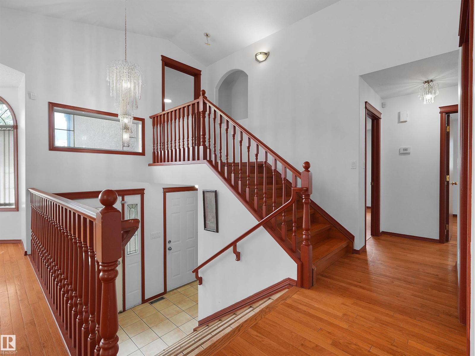 2832 36B AV NW