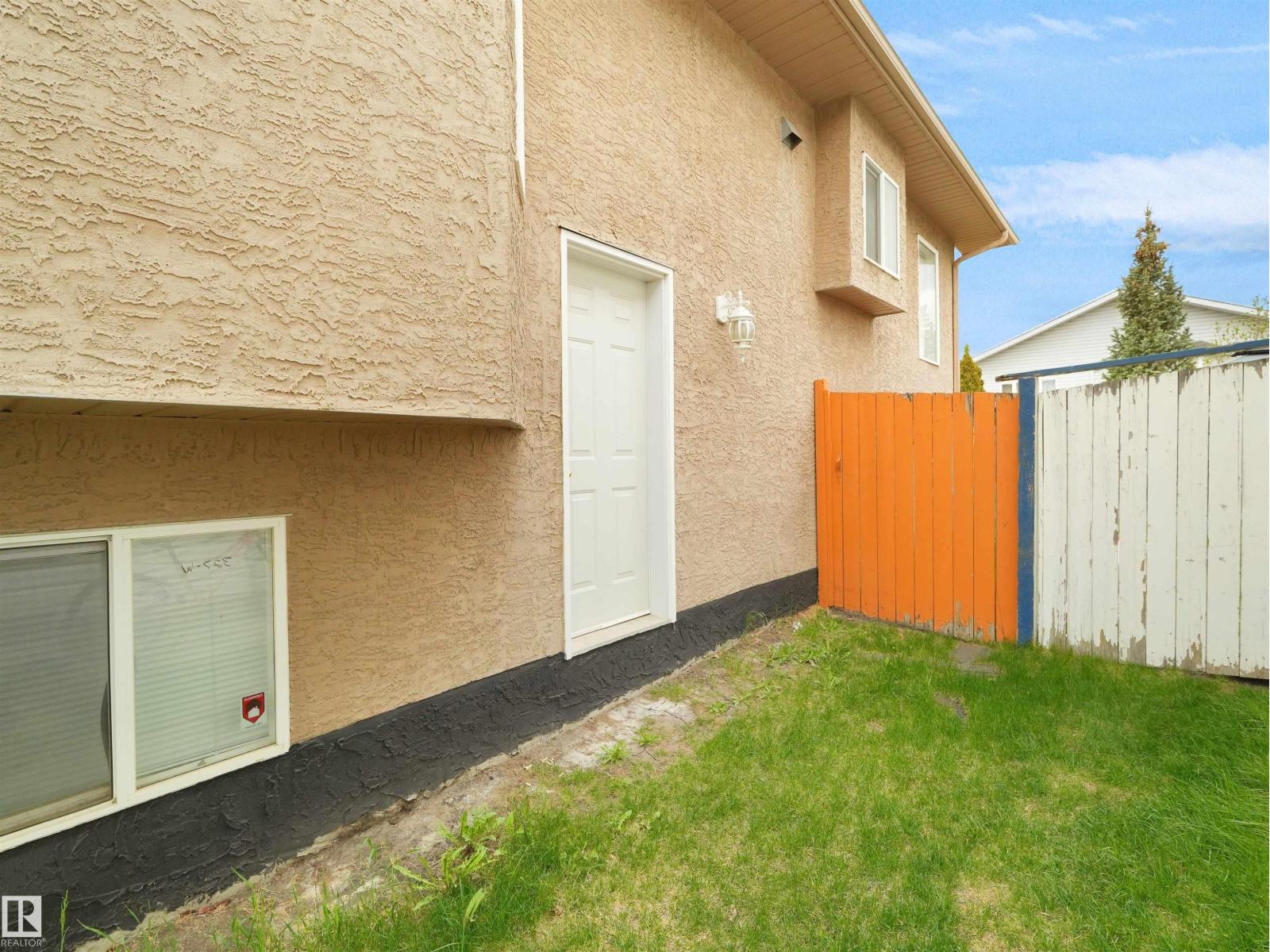 2832 36B AV NW