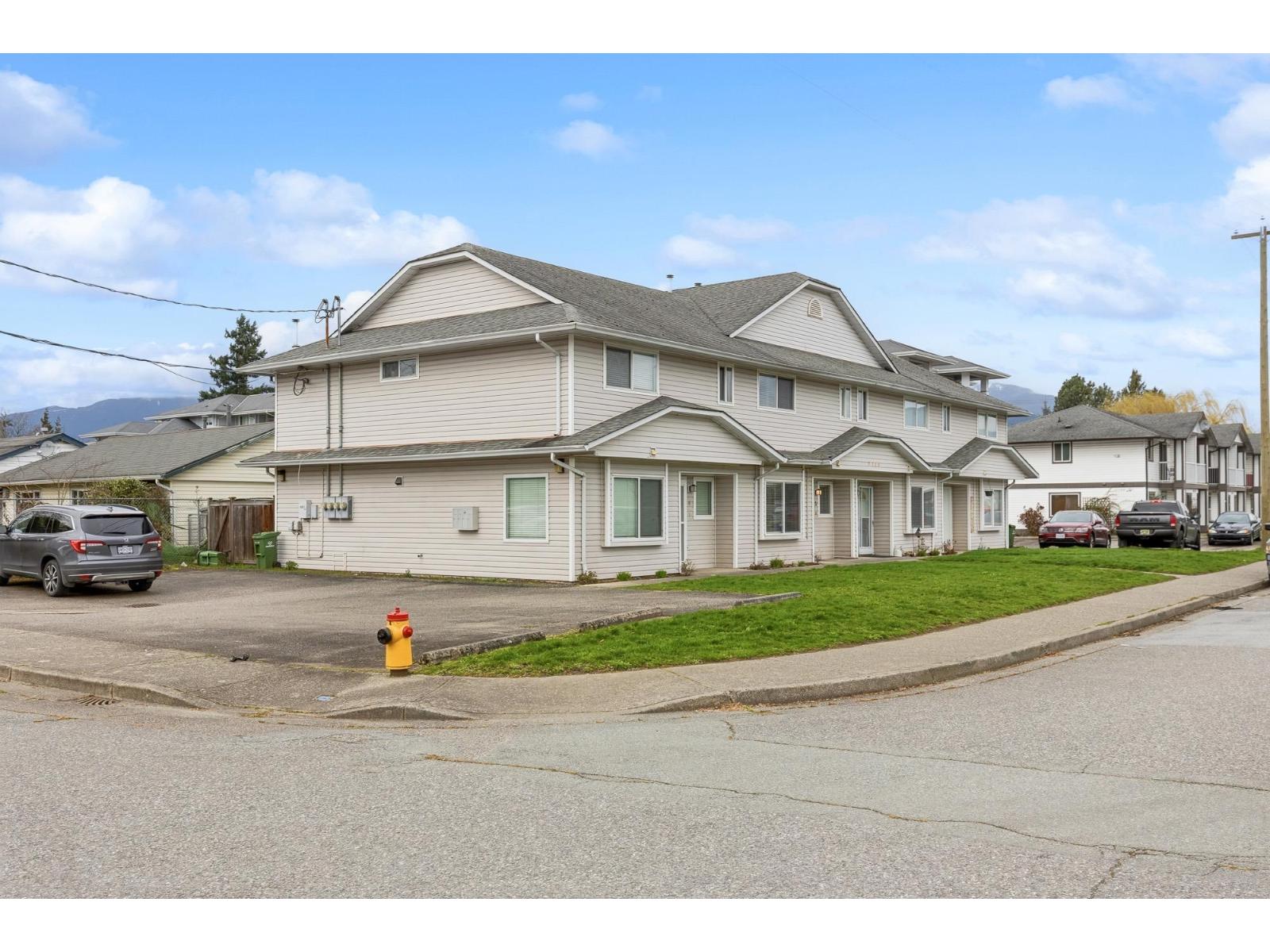 1,2,3,4 9145 CHARLES STREET, Chilliwack Proper East