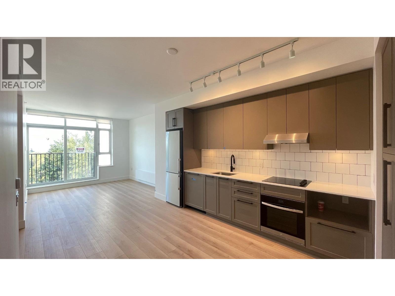 403 8750 UNIVERSITY CRESCENT