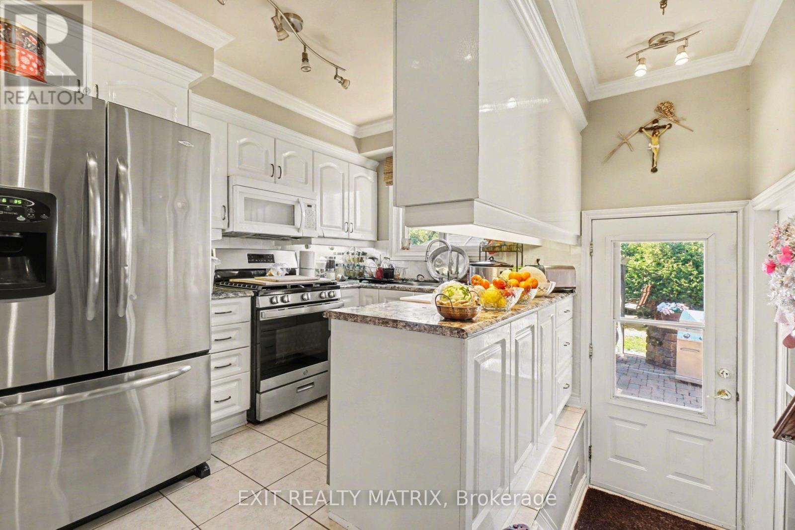 1402 JAMISON AVENUE - Photo 3