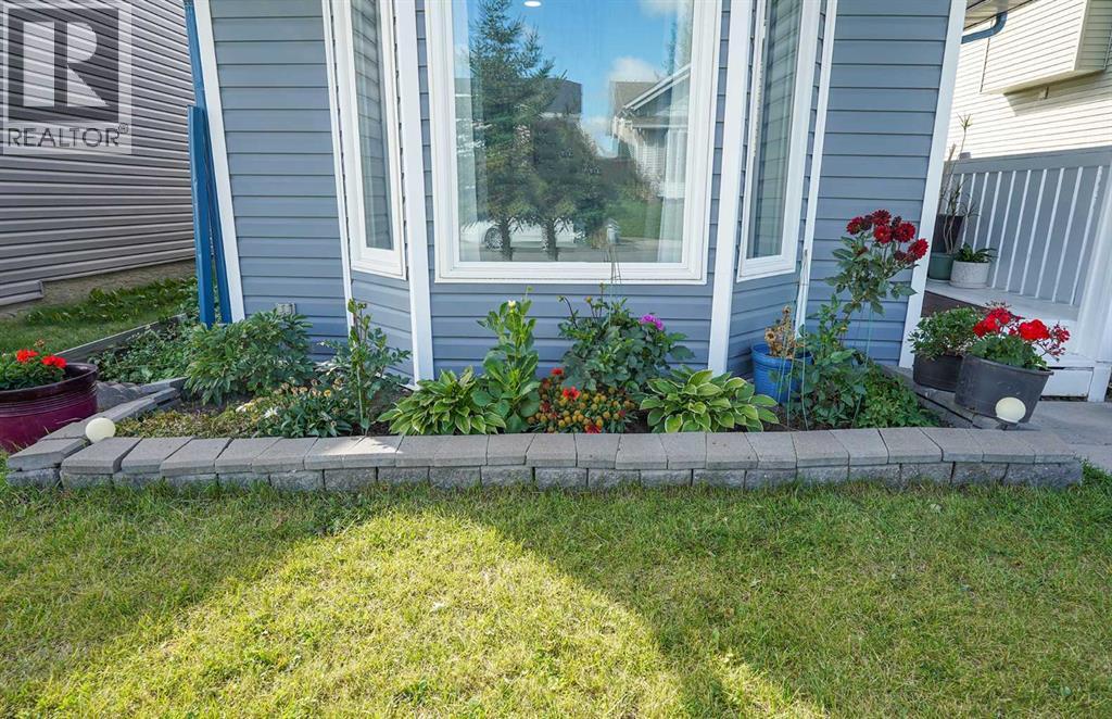 72 Martindale Close NE