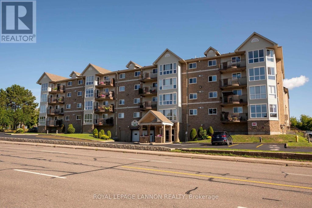 101 - 620 RED RIVER ROAD