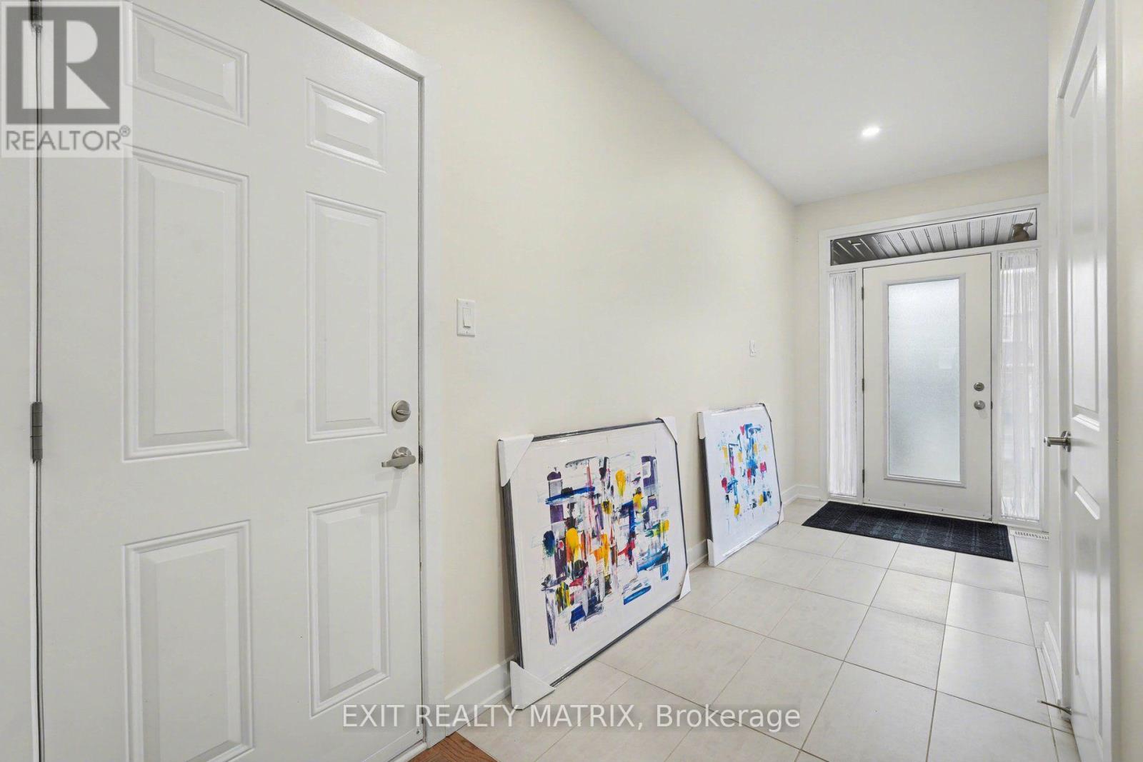 656 PUTNEY CRESCENT - Photo 4