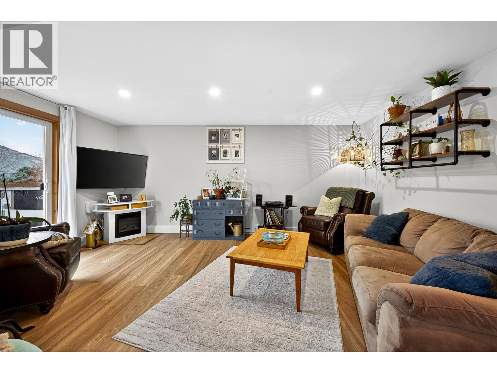 870 MCQUEEN Drive Unit# 114