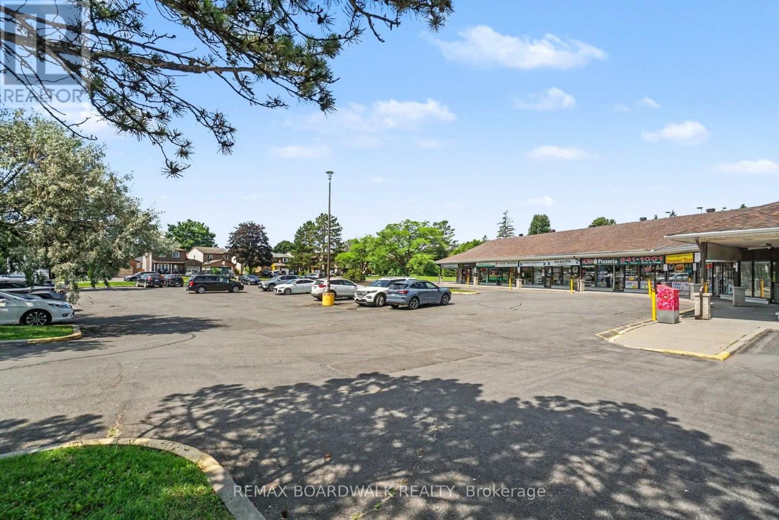 1B - 375 DES EPINETTES AVENUE
