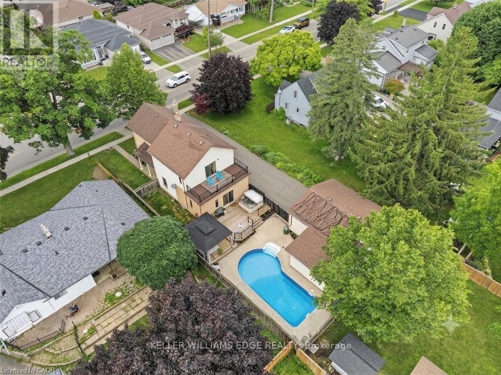 32 CLENCH AVENUE