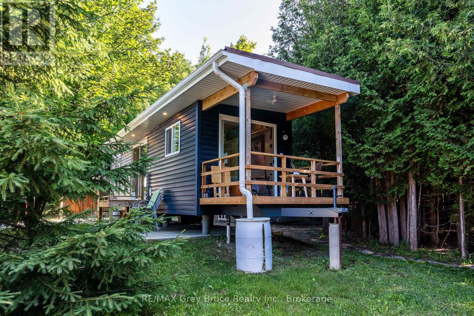 563878 HOLLAND GLENELG TOWNLINE