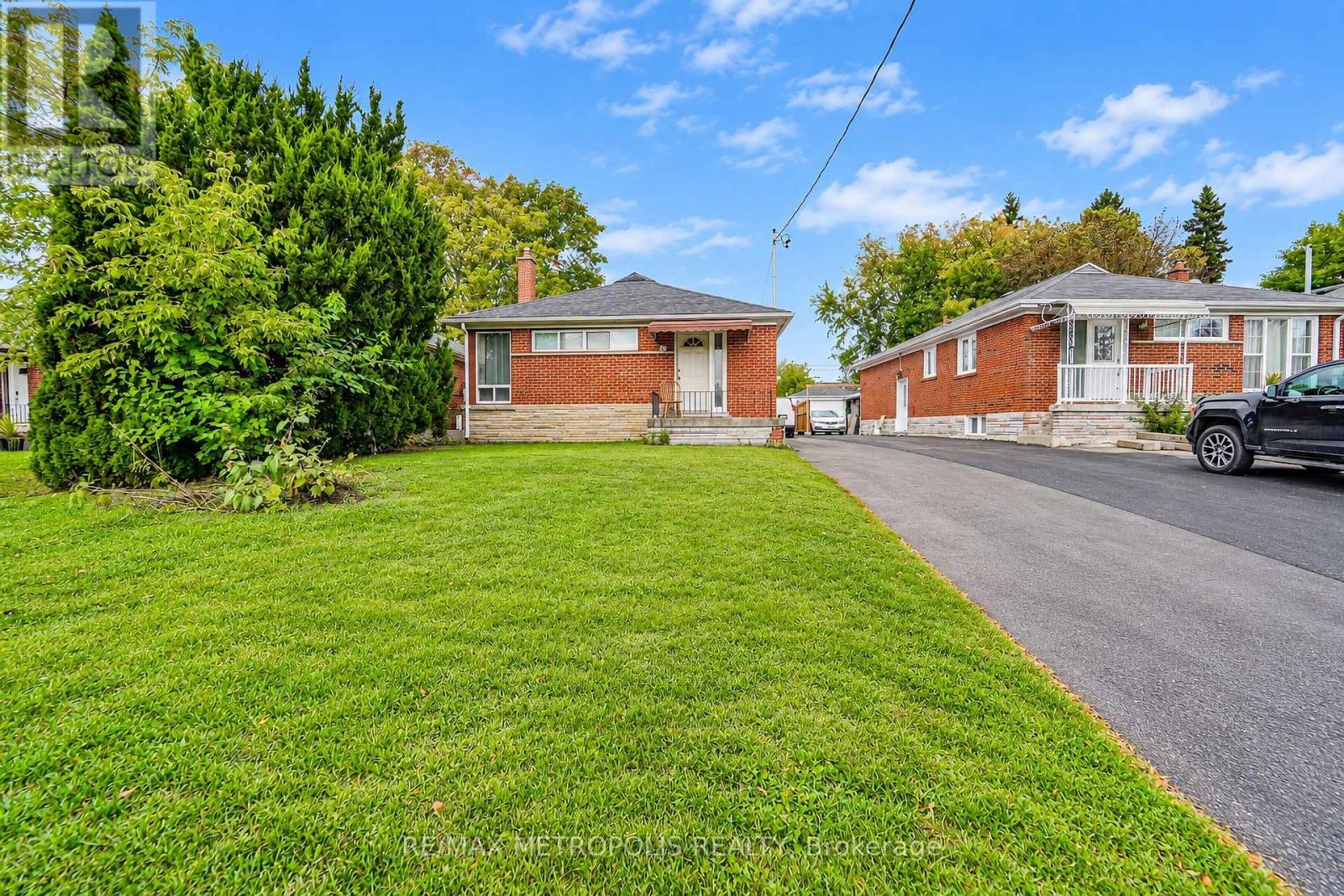 46 MIRAMAR CRESCENT
