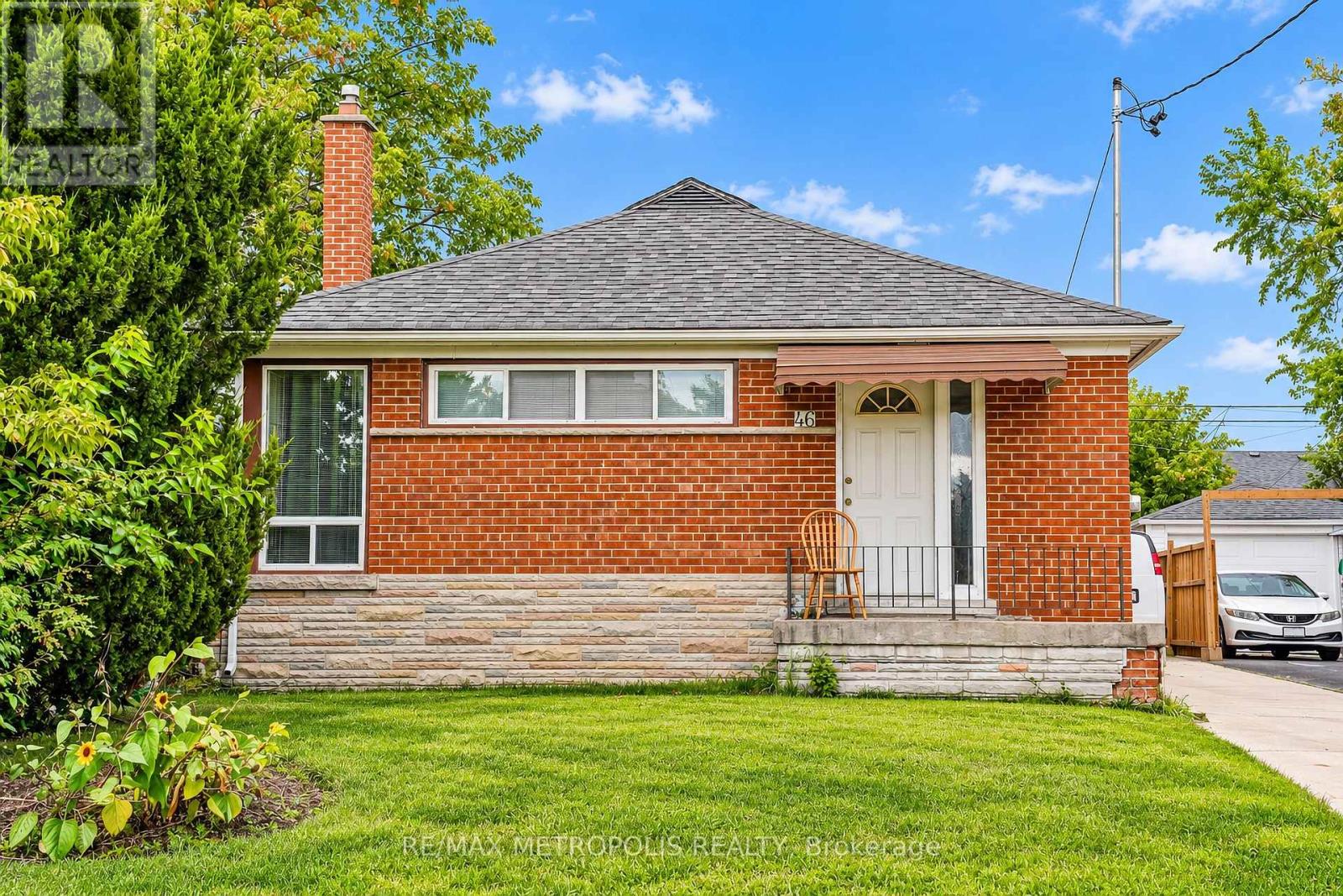 46 MIRAMAR CRESCENT