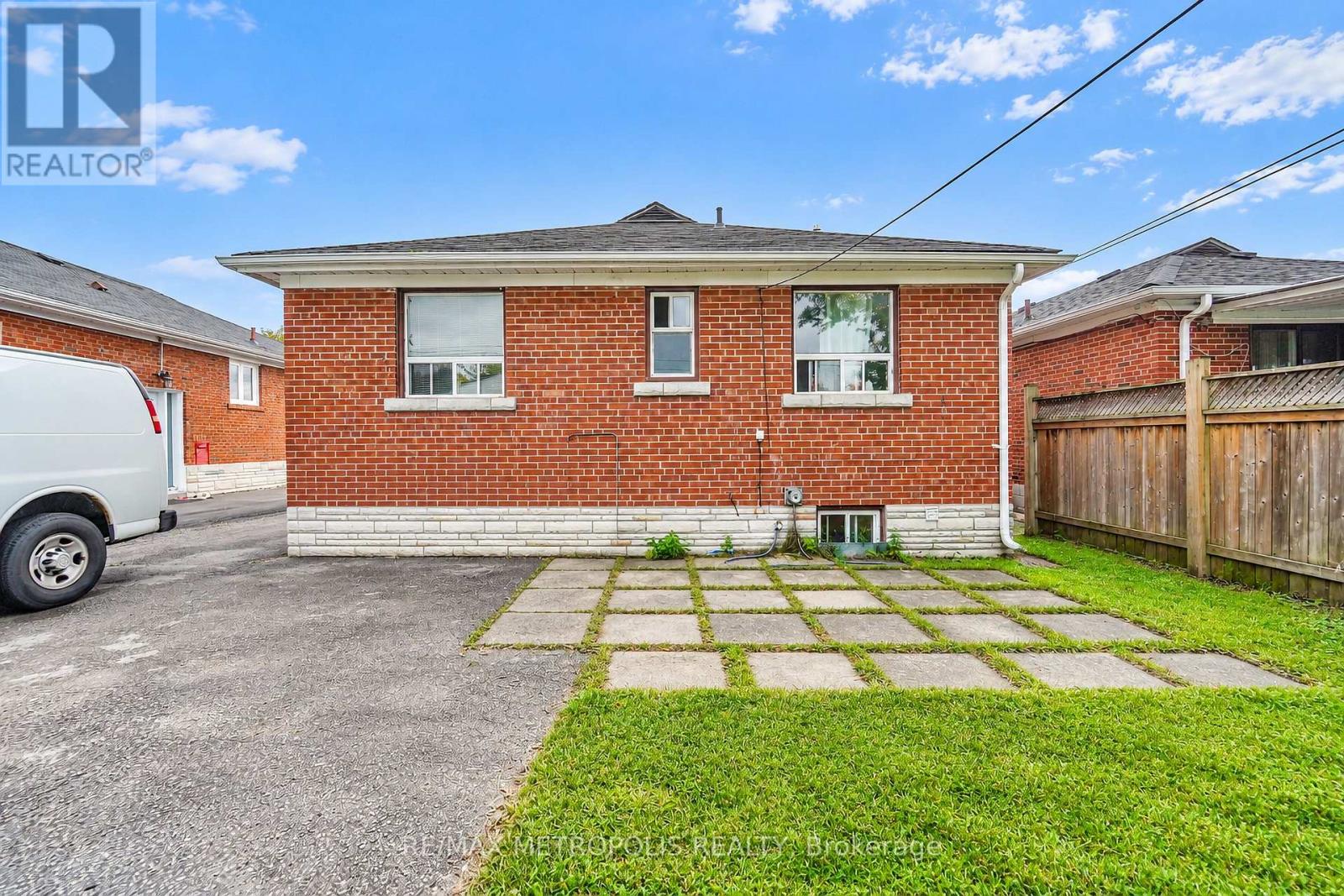46 MIRAMAR CRESCENT