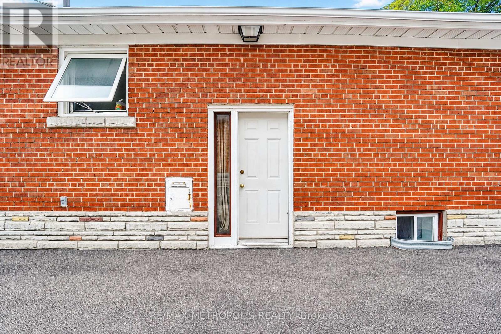 46 MIRAMAR CRESCENT