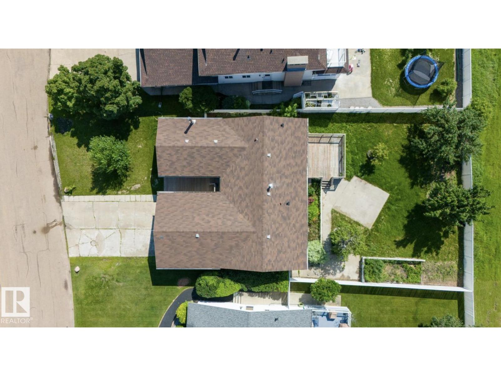10211 95 Ave