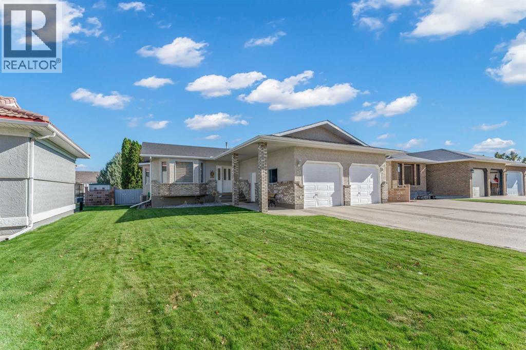 33 PARK MEADOWS DRIVE SE, MEDICINE HAT, AB T1B 4C3 - Image 684504541.jpeg?d=l