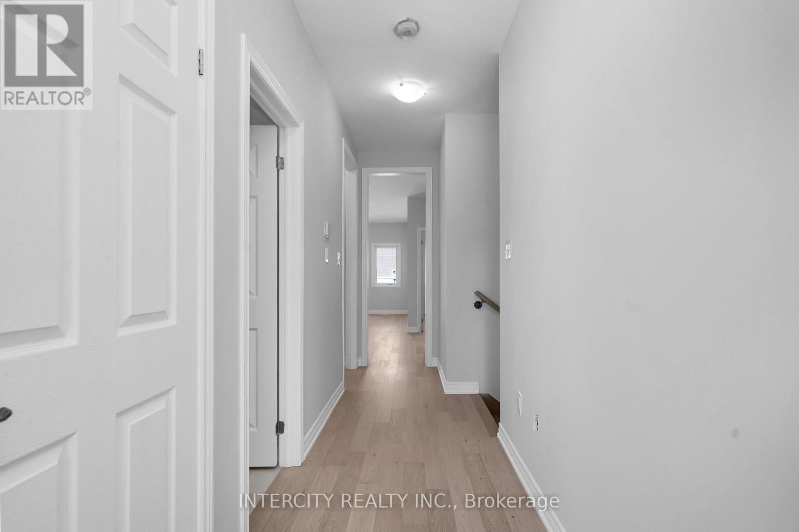 BLK7 TH 32 - 21 SUNBIRD WAY