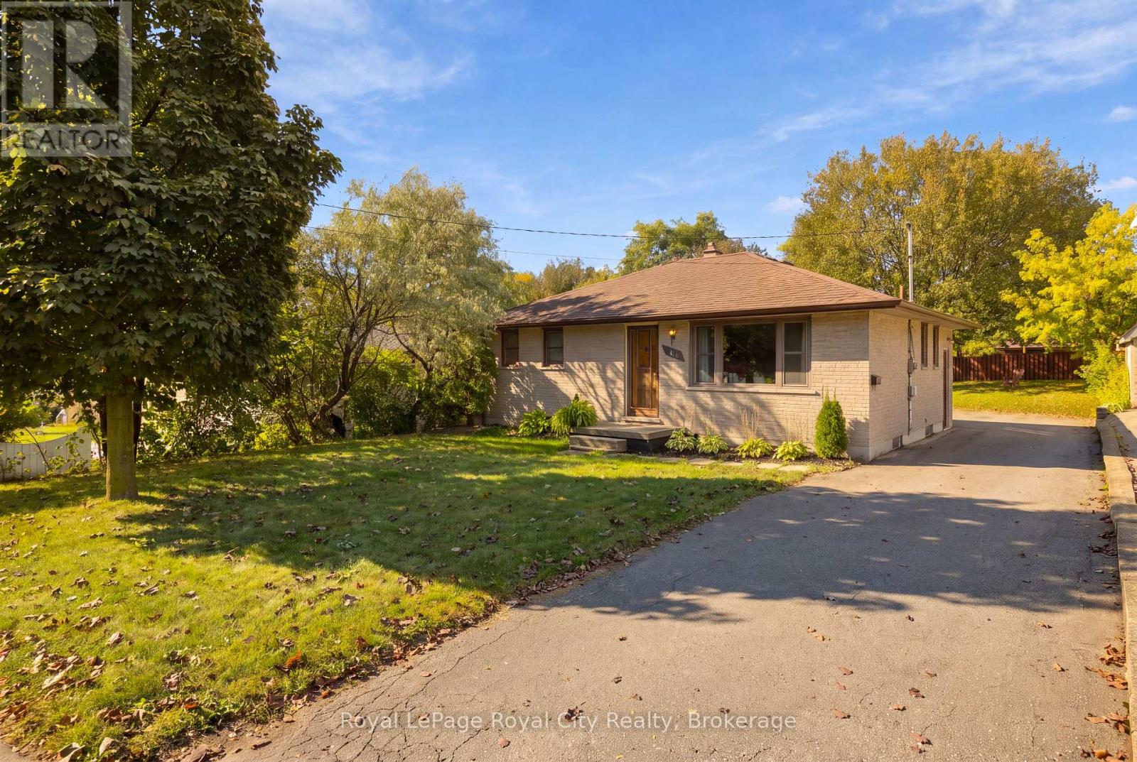 166 VICTORIA ROAD N