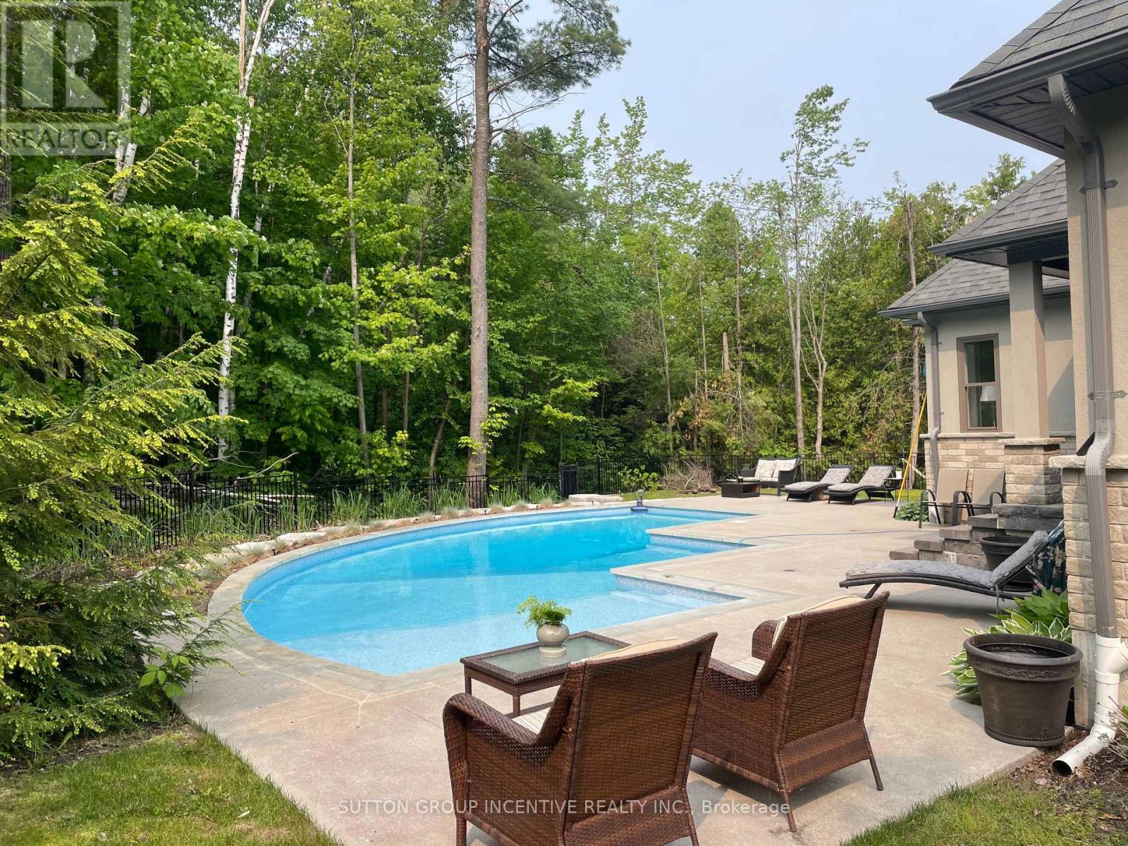 18 WENDAT TRAIL