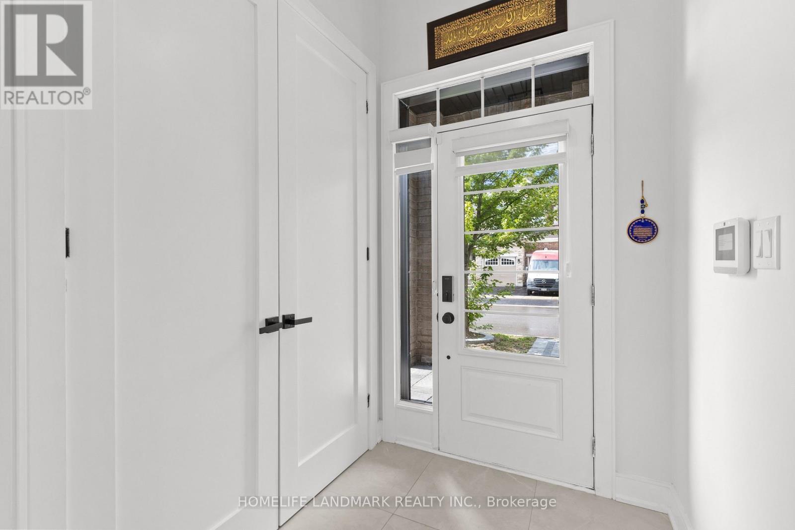 948 KELMAN COURT