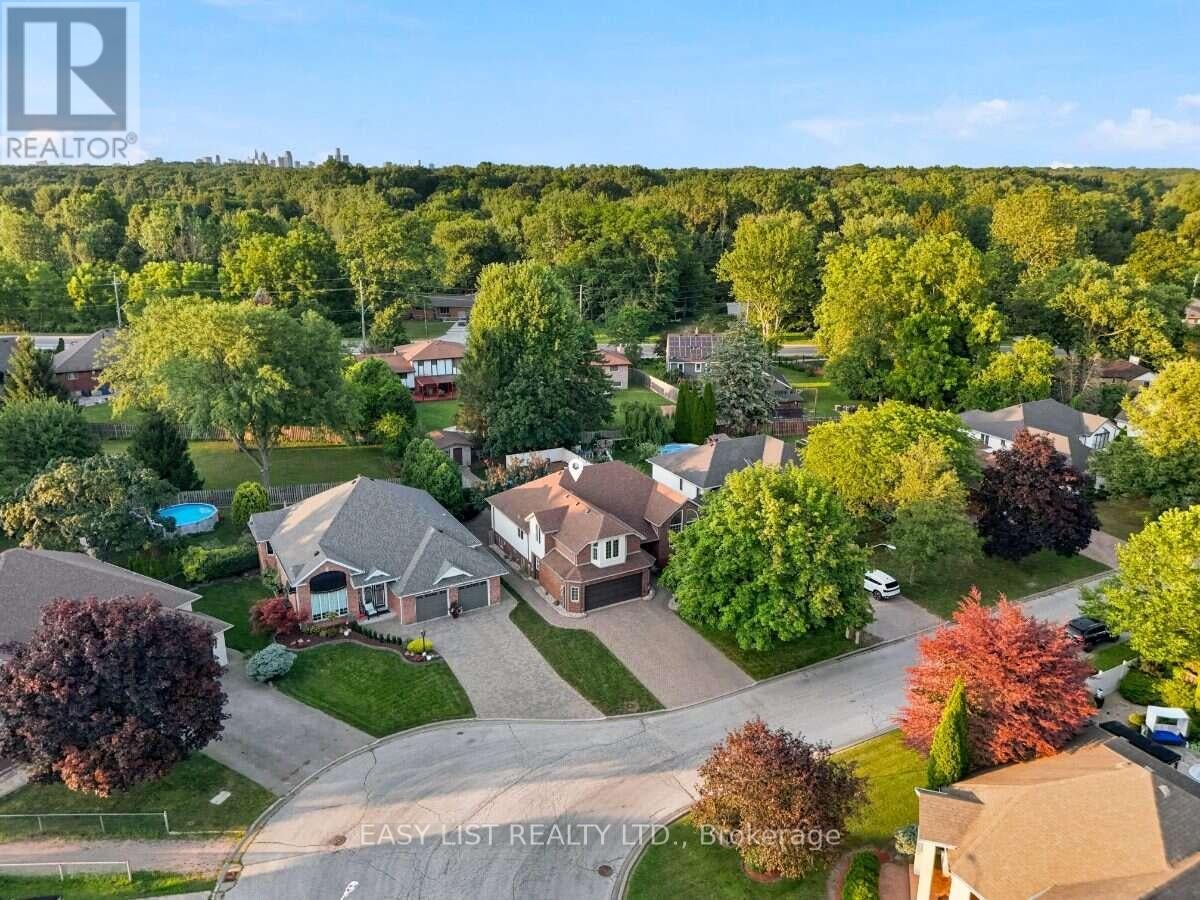 5929 ROSEWOOD CRESCENT