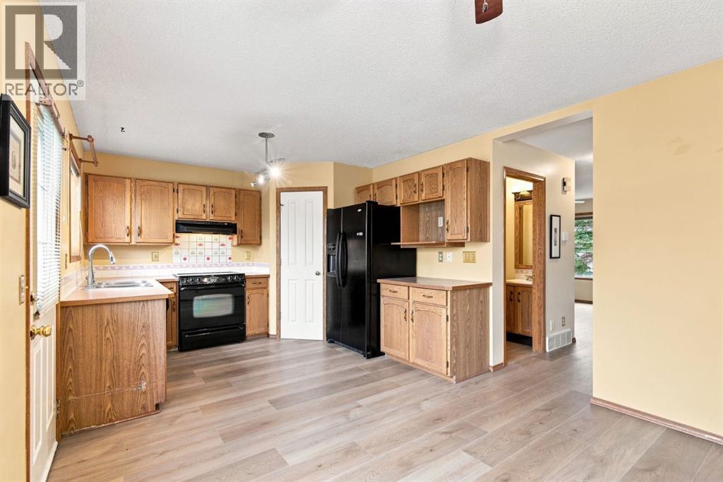 219 Coral Springs Circle NE