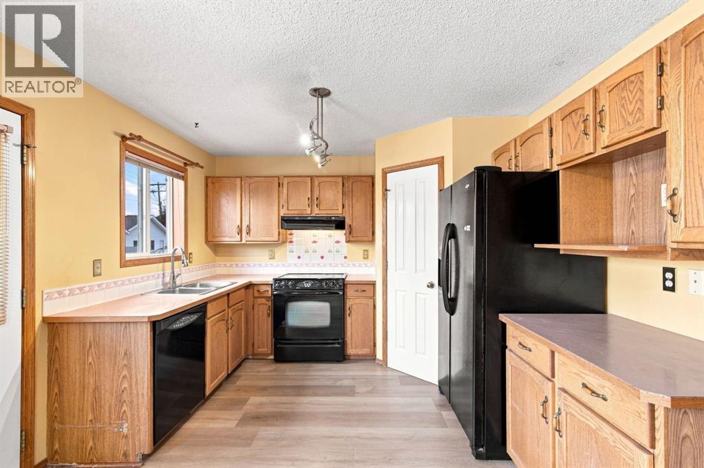 219 Coral Springs Circle NE