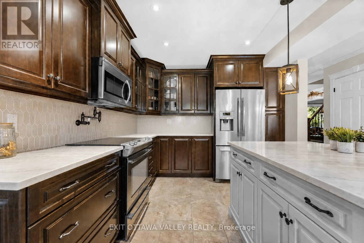 605 ELIZABETH STREET - Photo 4