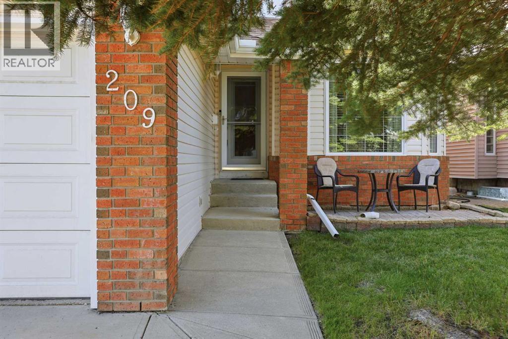 209 schubert Place NW