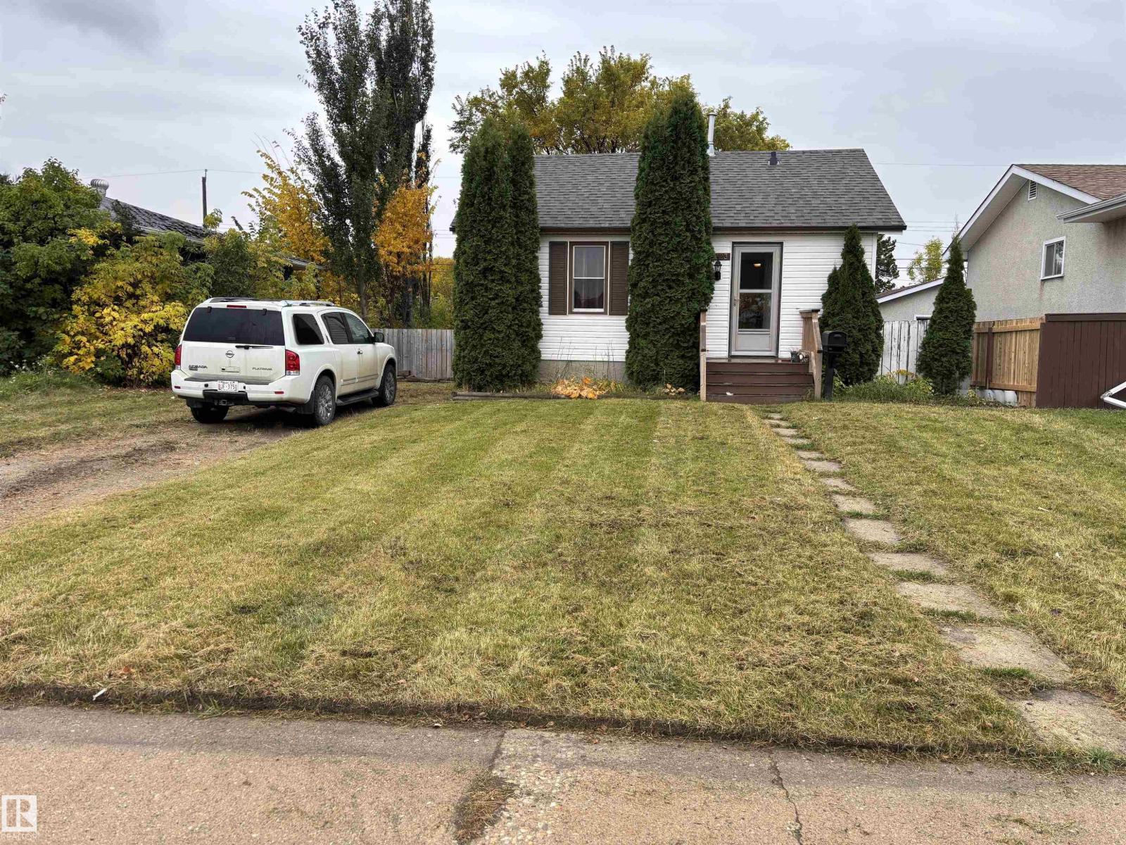 7623 130 AV NW