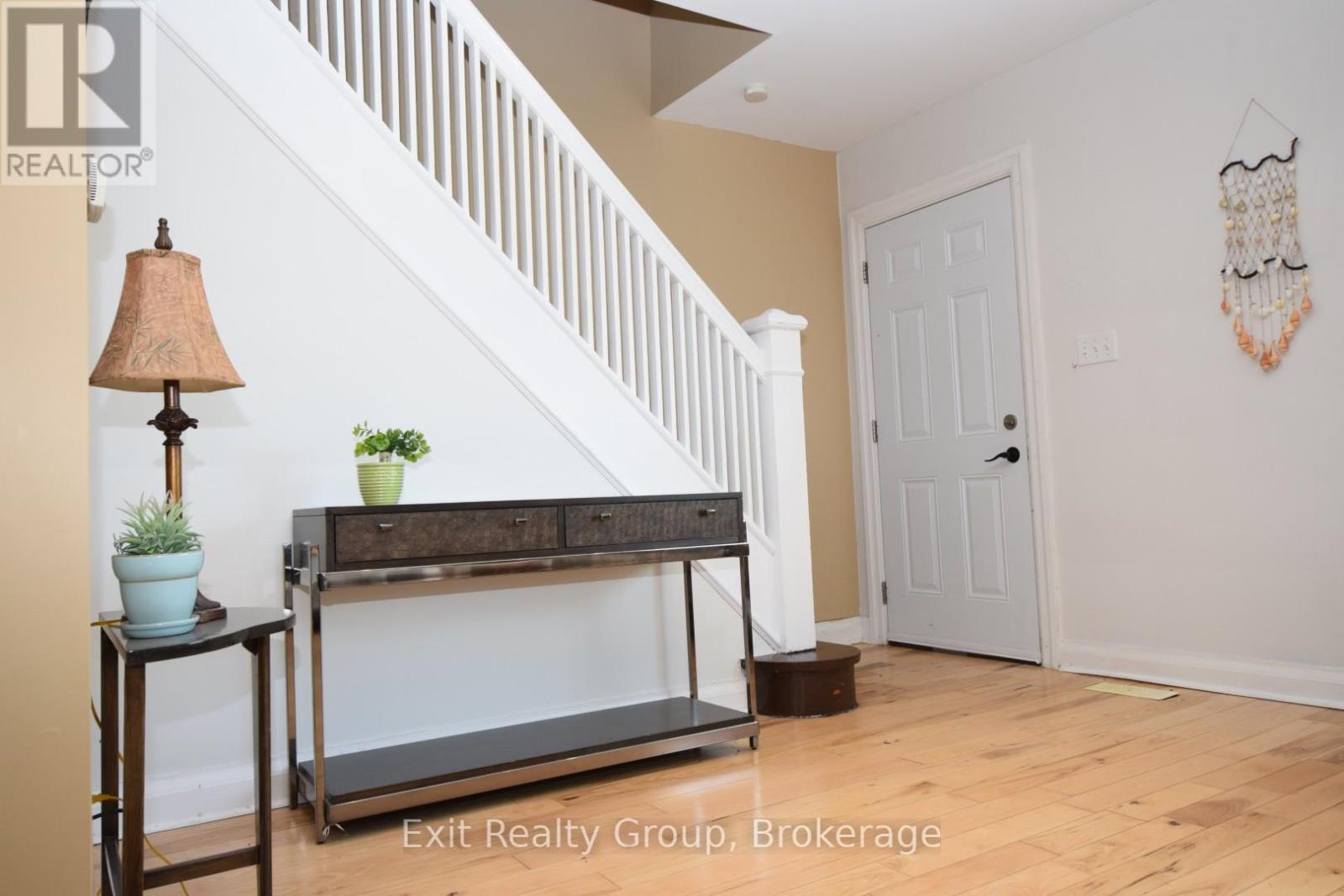 13 FLINDALL STREET - Photo 2