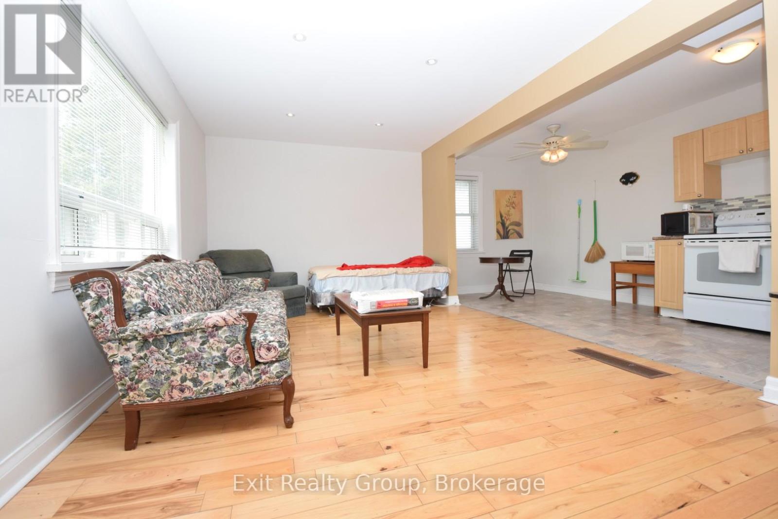 13 FLINDALL STREET - Photo 4