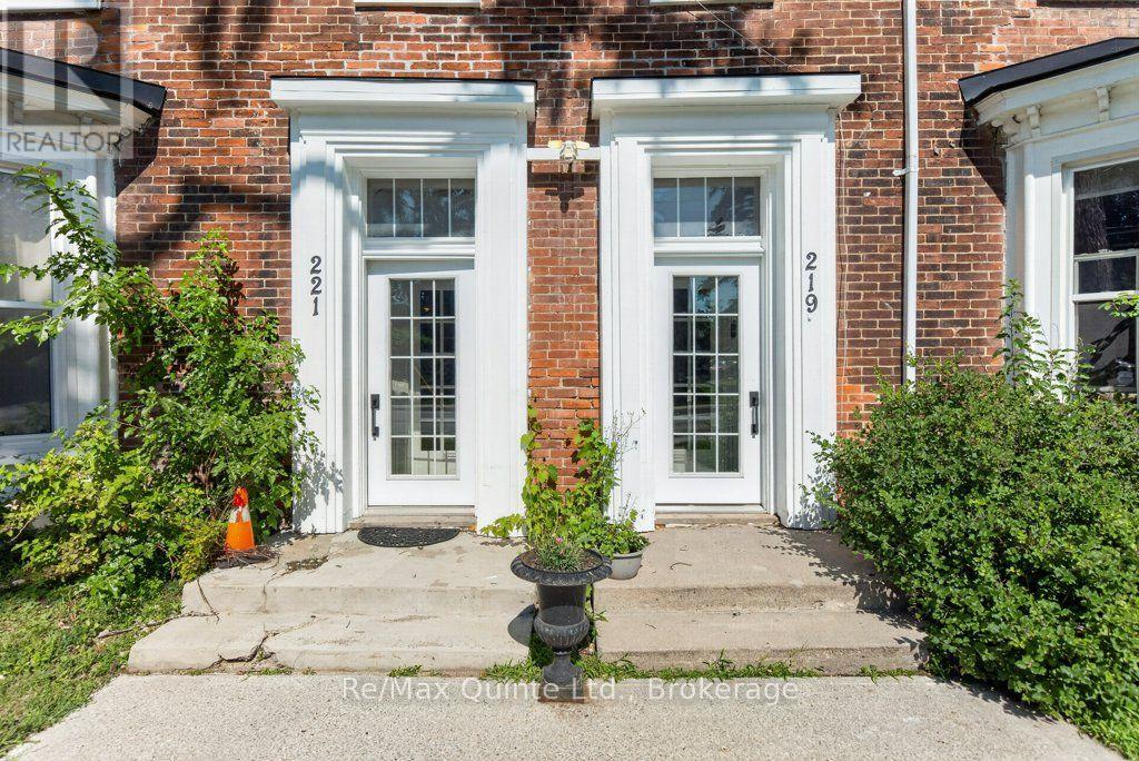 221 ALBERT STREET