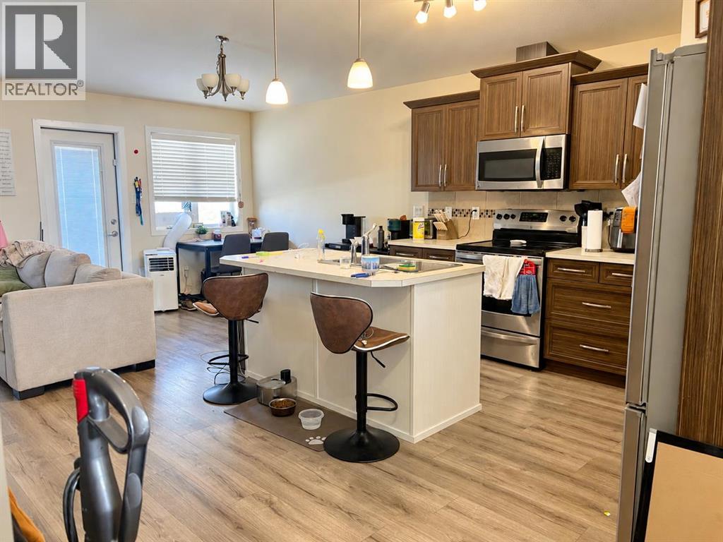 305 Coalbanks Boulevard W