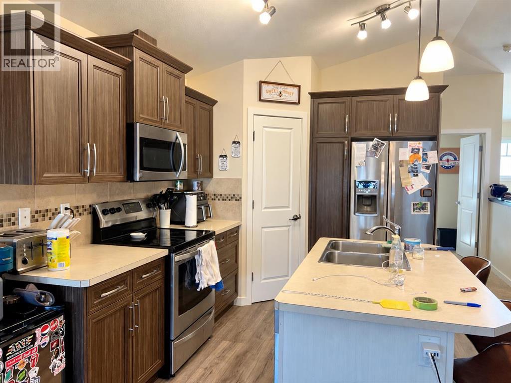 305 Coalbanks Boulevard W